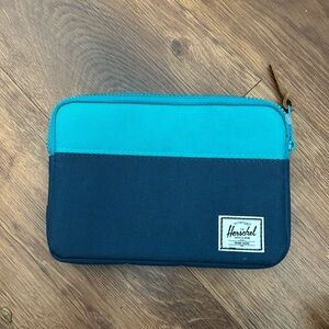Herschel Supply Company Navy and Teal Two-Tone Toiletry Pouch